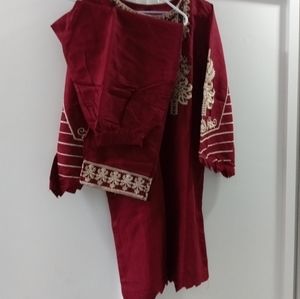 Pakistani shalwar kameez